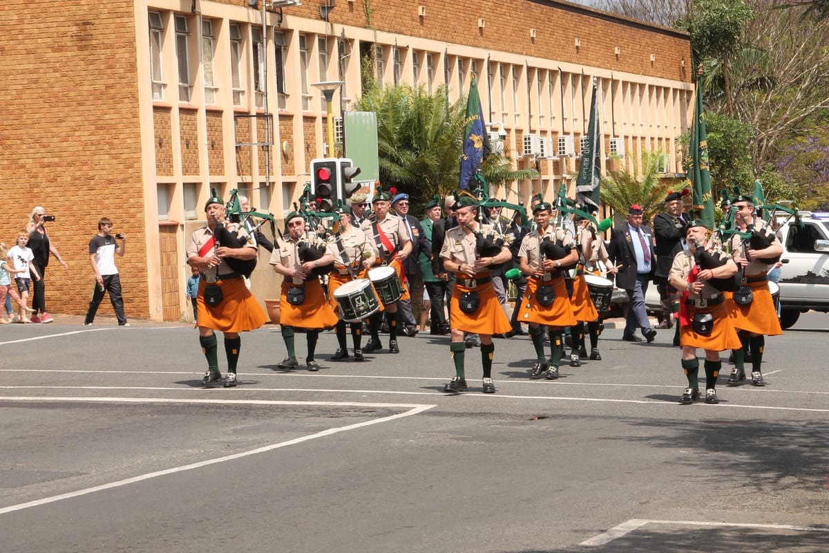 SA Irish Pipes & Drums march through Barberton