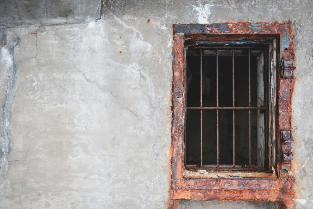Behind bars: crime, punishment and the prisoners who tried to escape