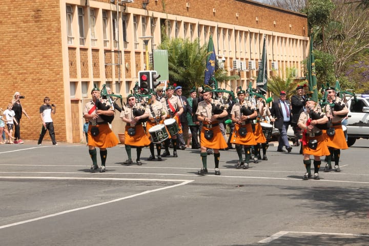 SA Irish Pipes & Drums march through Barberton